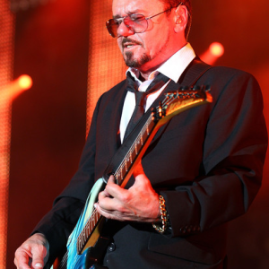 Tim Farriss081